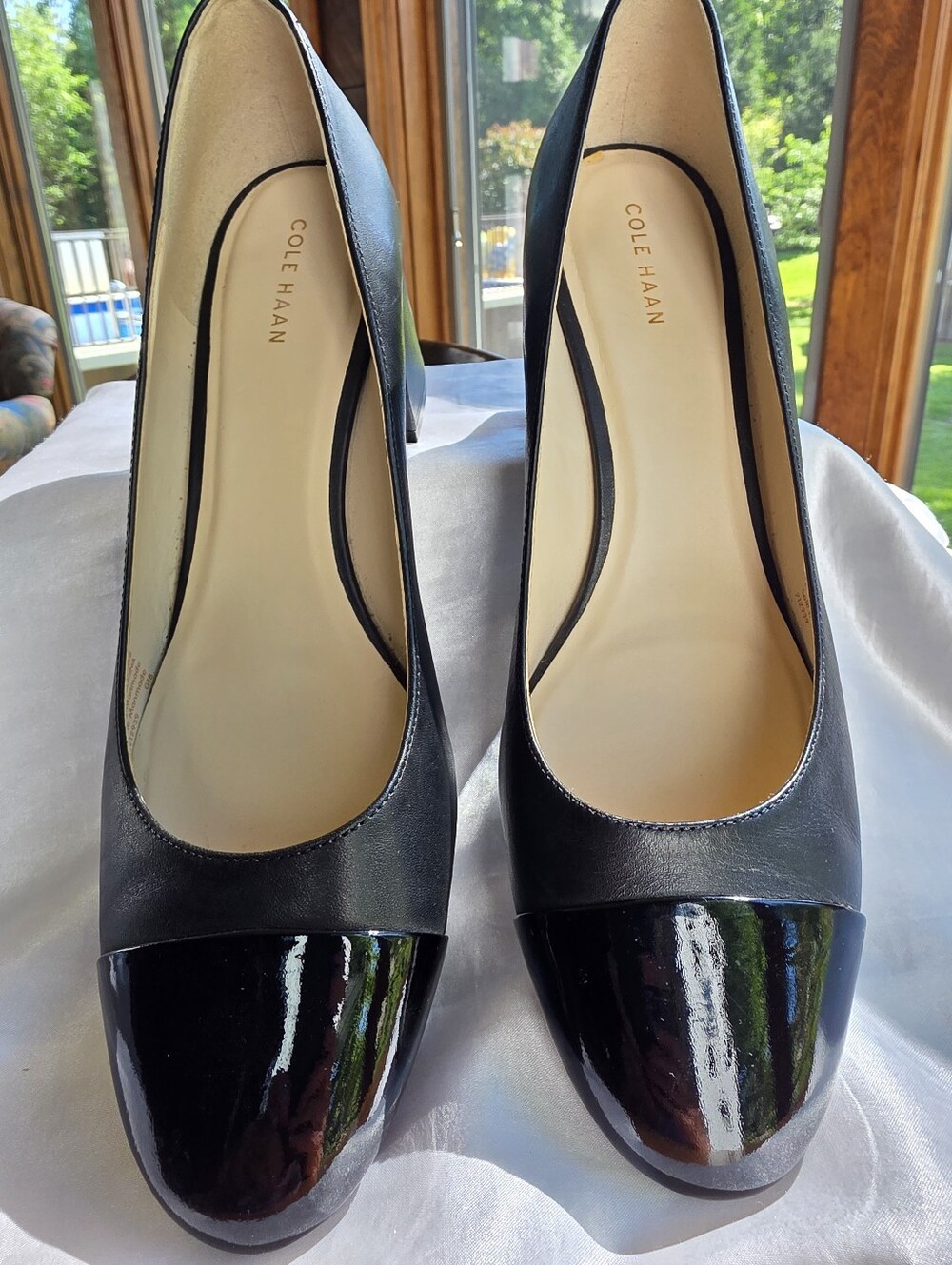 Cole Haan Black Leather Heels With Cap Toe Size 9.5